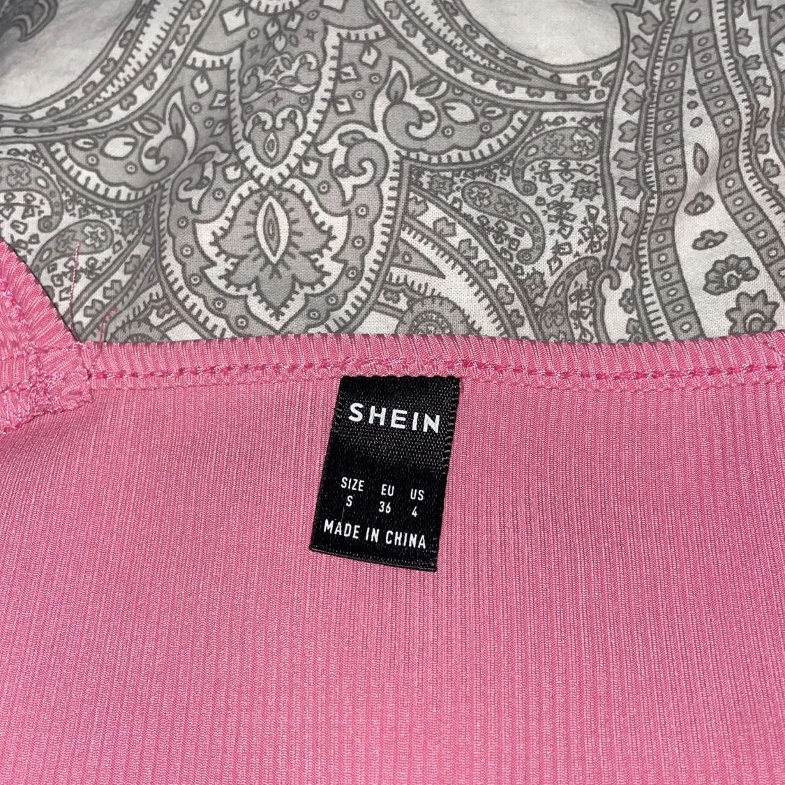 Rosa ribbad linnetopp från SHEIN - 2