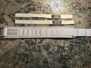 Tränings bältet  - Tränings bältet och dom vita streck för att håla grif bättre