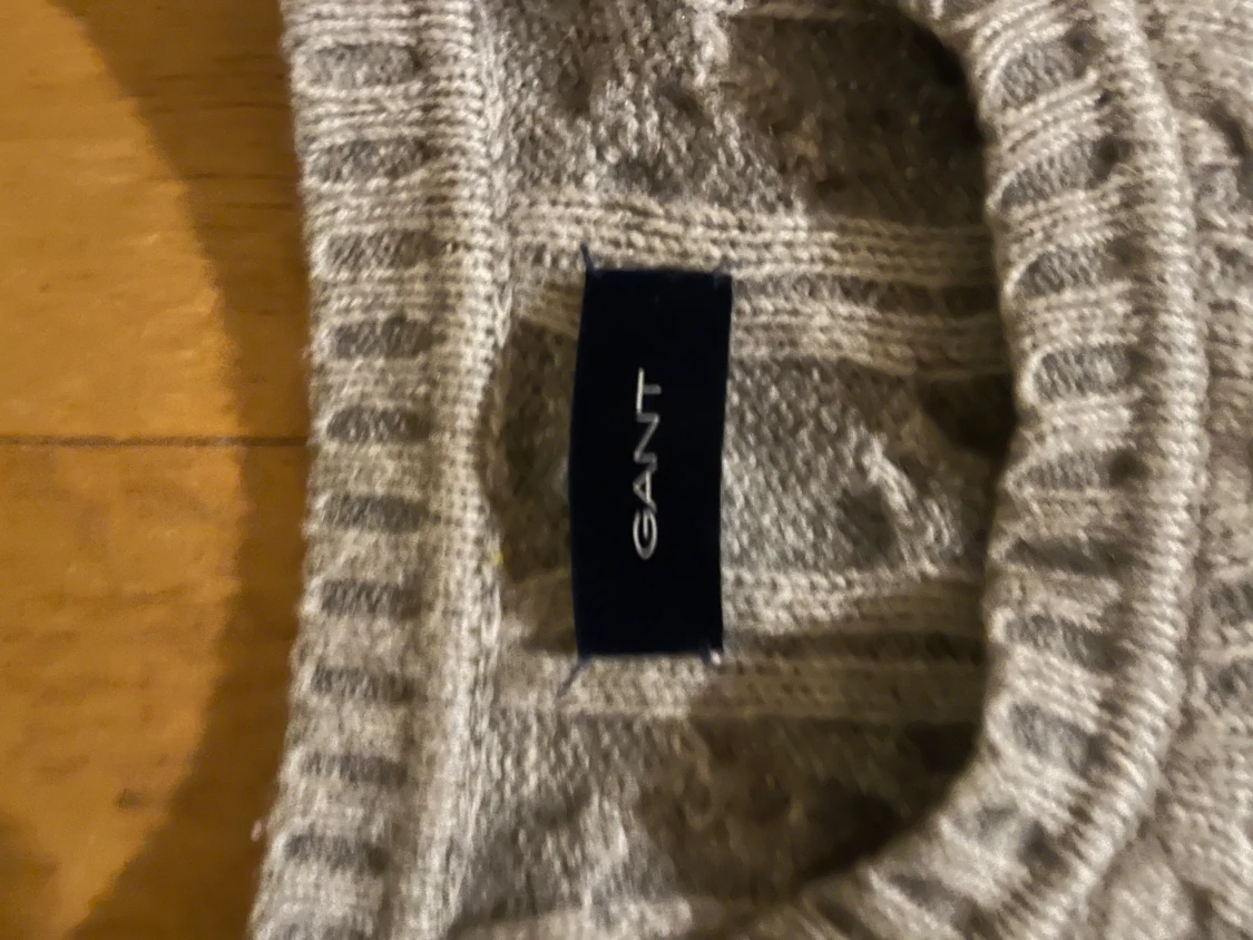 Grå stickad tröja från GANT - 1