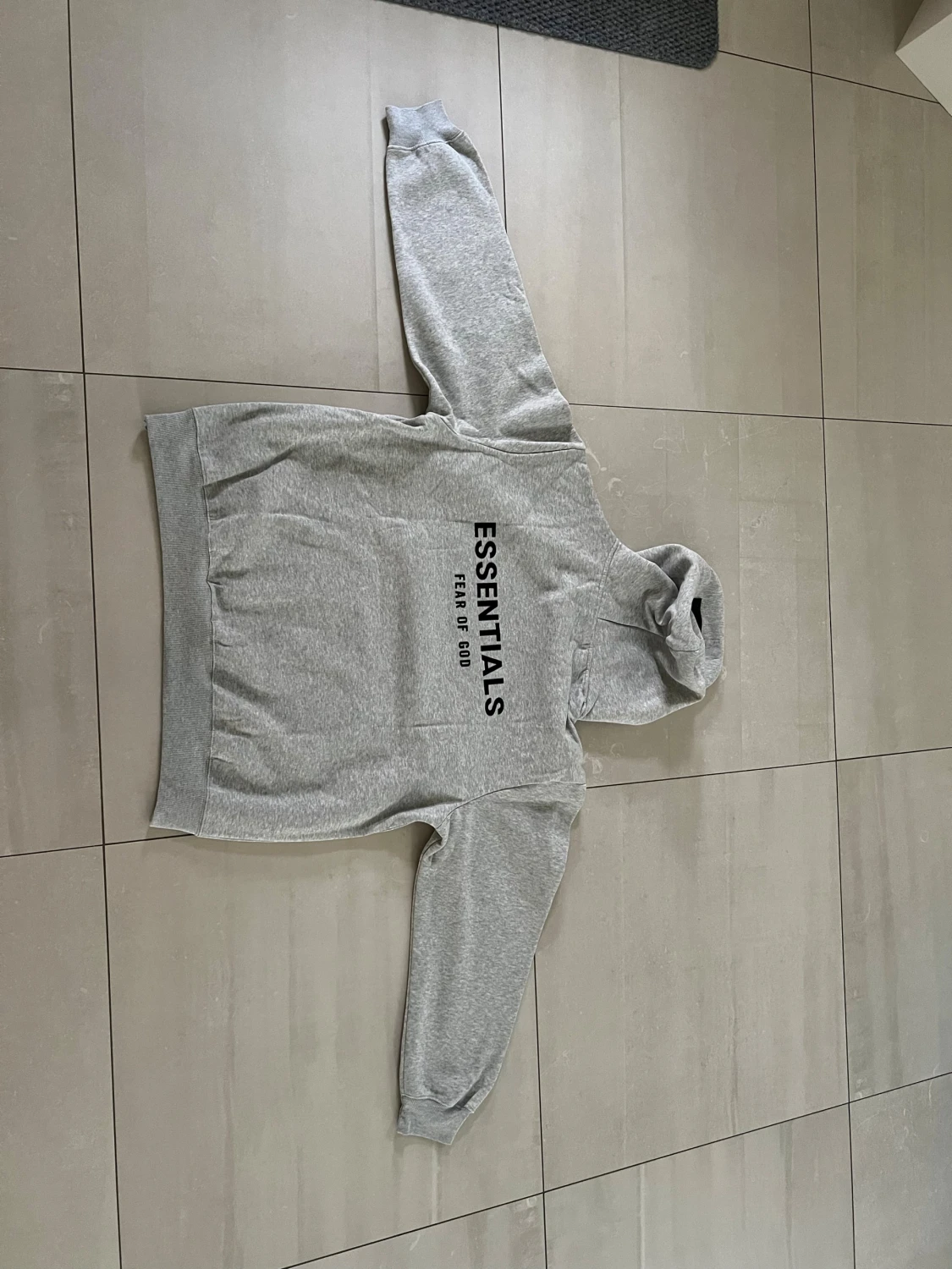 Grå Essentials Fear of God hoodie - 1