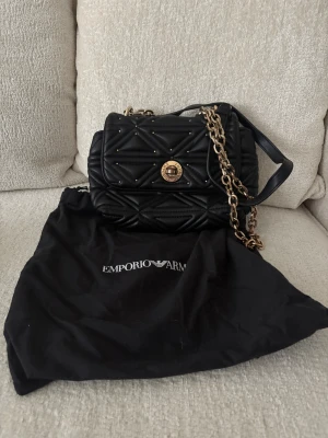 Armani väska - Fint skick 