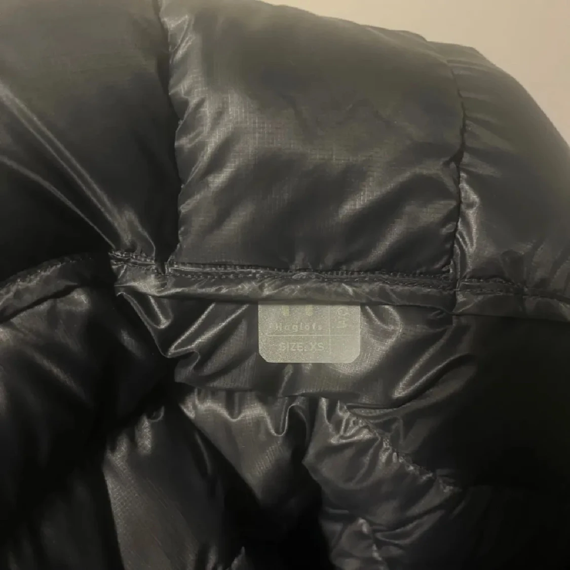 Svart dunjacka Haglöfs XS - 2