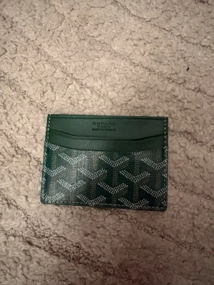 korthållare  - Skön grön korthållare från märket G.O.Y.A.R.D 