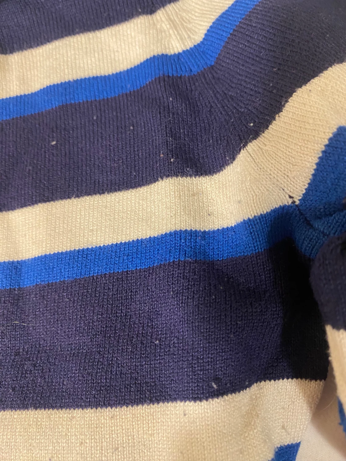Halvt off-shoulder blå randig långärmad från hm - 2