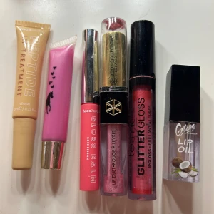 Läpprodukter  - Skrev bara in ett pris men det som köper då får komma med ett pris den hade kunnat köpa detta för. Går att köpa enskilt och i pack. Tryck inte på köp nu eftersom att det priset som står inte är satt. Vissa är använda en del och vissa är nästan helt nya❤️