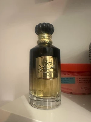 Lataffa parfym - Stilren parfym med lyxig känsla från Lattafa. 100 ml flaska. Ej min typ av doft! 