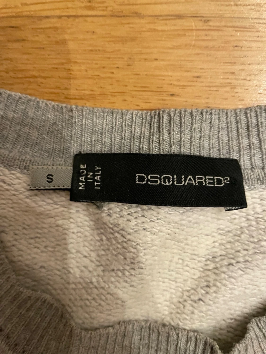 Grå stickad tröja från Dsquared2 - 1