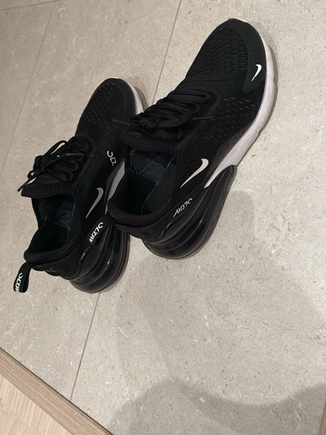Nike Air Max 270 svarta sneakers - 1