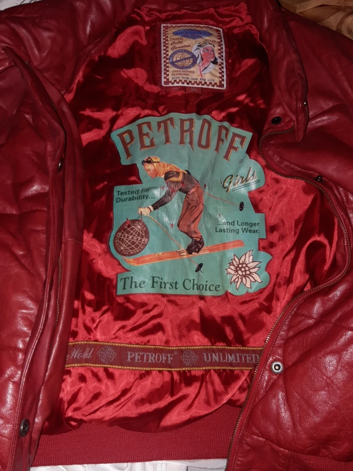 Röd quiltad skinnjacka från Petroff - 4