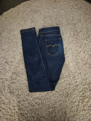 Replay jeans  - Säljer nu mina replay jeans 