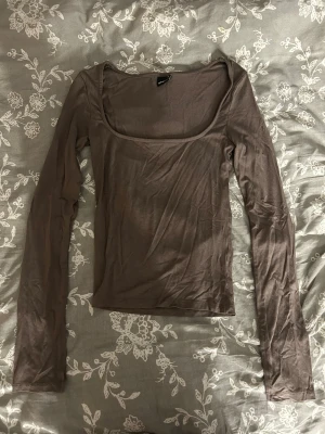 Gina Tricot tröja - Snygg