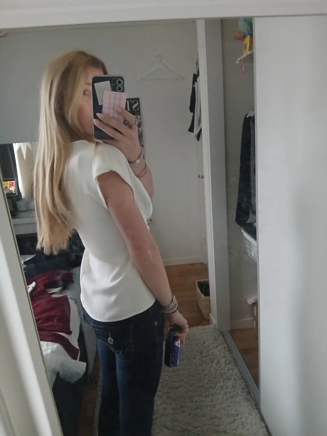 Vit omlottblus med kort ärm - 2