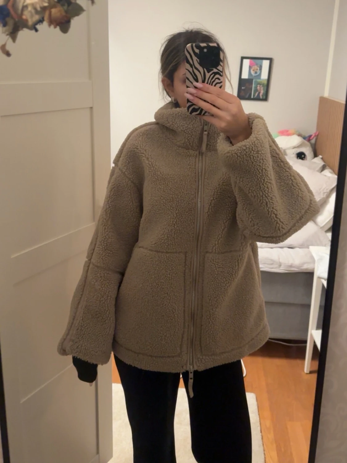 Beige teddyjacka med dragkedja - 2