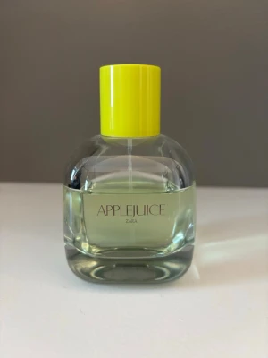 Zara parfym - Parfymen ”applejuice” från Zaras egna märke, 90ml☺️