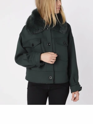 Grön Meotine kappa - Meotine kappa som inte kommer till användning, sparsamt använd och i fina skick. Kom privat för egna bilder. Nypris 3000