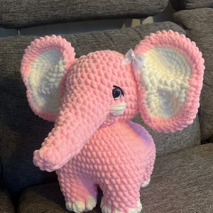 Virkad elefant  - Handgjord virkad stor söt elefant 