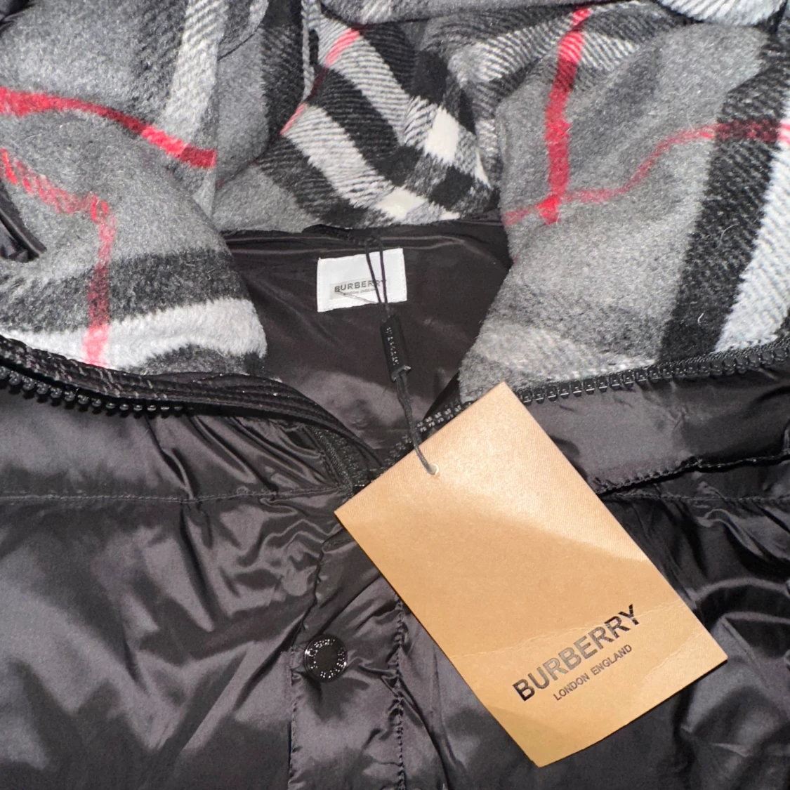 Svart Burberry pufferjacka med huva - 3