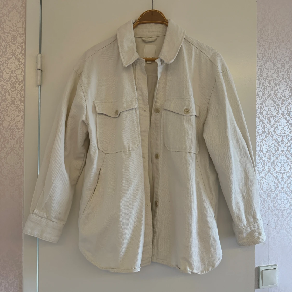 Jeans jacka i ljus beige manchester