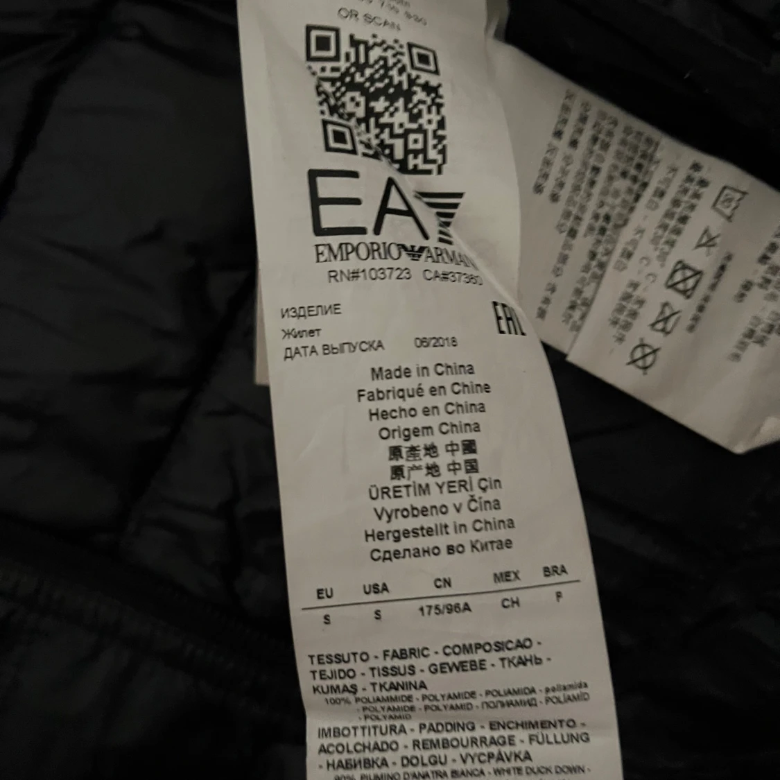 Svart dunväst från EA7 Emporio Armani - 3