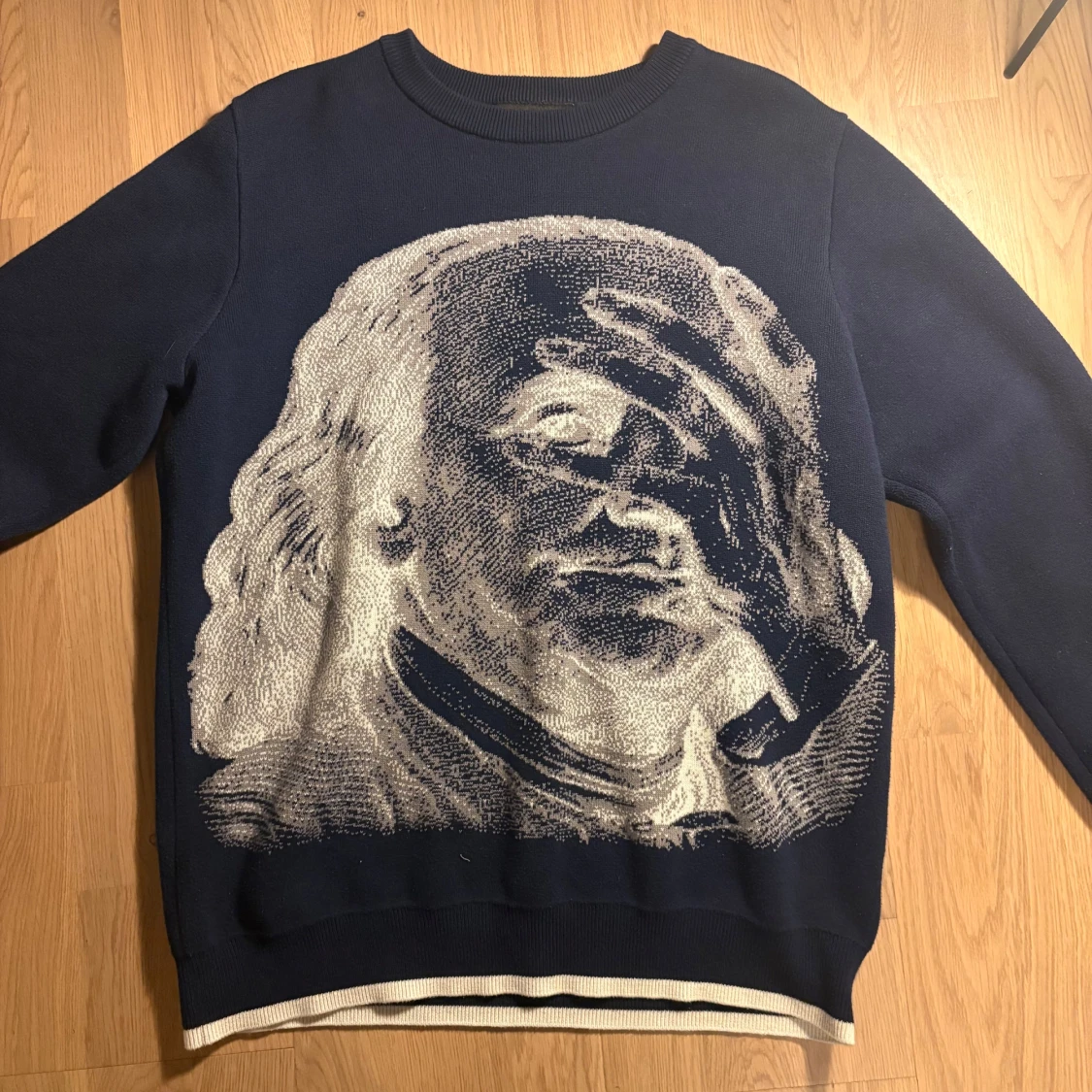 Mörkblå tröja med stort ansikte, Soul London - 1