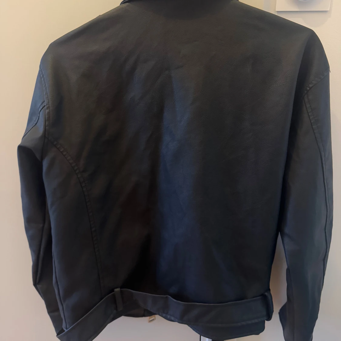 Svart skinnjacka från Missguided - 1