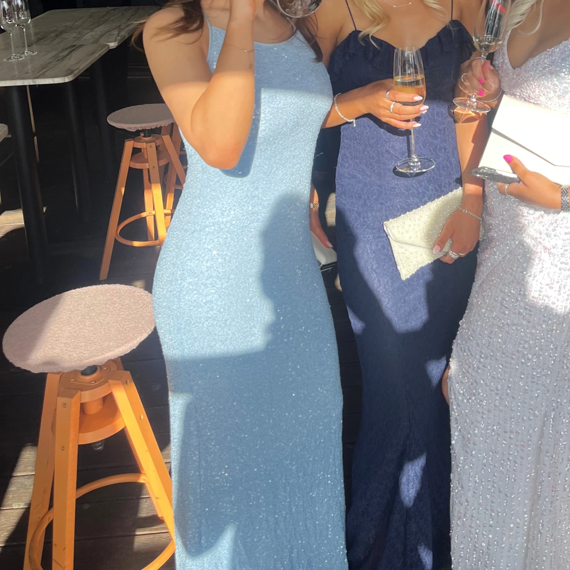 Ljusblå balklänning med paljetter - 2