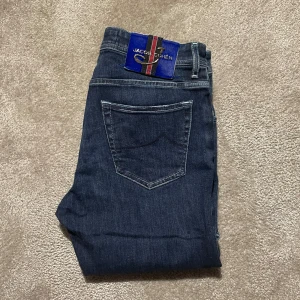 Jacob Cohen jeans - Säljer dessa otroligt feta Jacob Cohen jeans i 10/10 skick modell 688 limited edition (den populäraste). Storlek: W31 fits storlek 30 och 31 Pris är diskuterbart ✅ Bara att höra av dig vid frågor! 5/5 reviews här på Plick ⭐ Fraktar samma dag 📦
