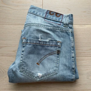 Dondup jeans - Skick 9/10 | Nypris: +4000kr, säljer endast för 699kr! | Hör av dig vid frågor!