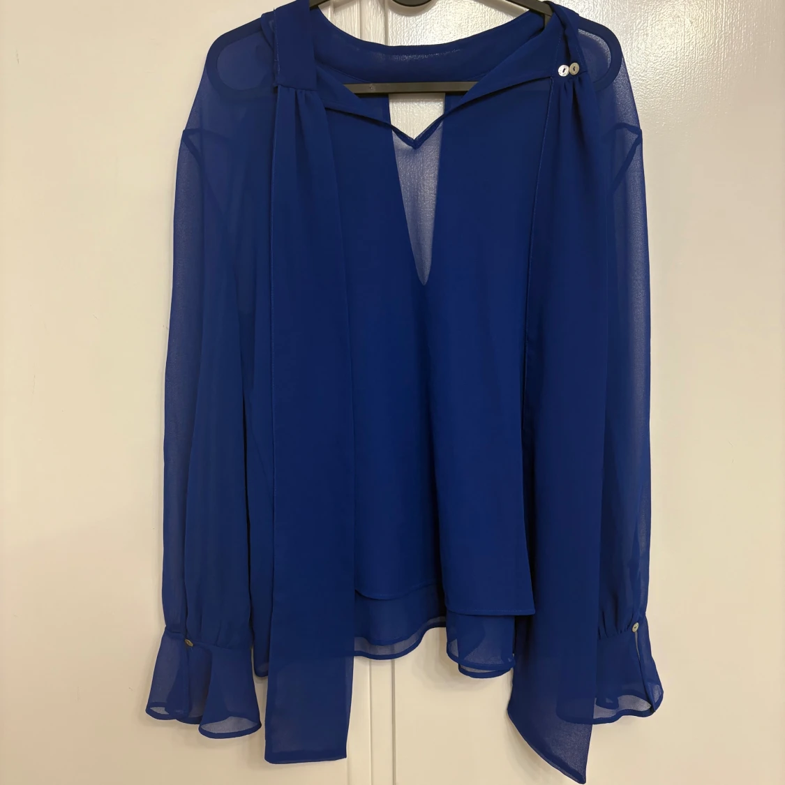 Blå blus med volangärm från Zara - 1