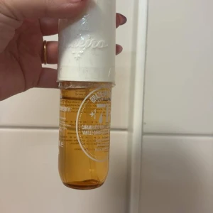 Brazilian Crush Cheirosa 71 mist - Populär body mist från Sol de Janeiro, Brazilian Crush Cheirosa 71. Volymen är 90 ml. Perfekt för dig som vill ha en trendig och fräsch doft i din vardag. 