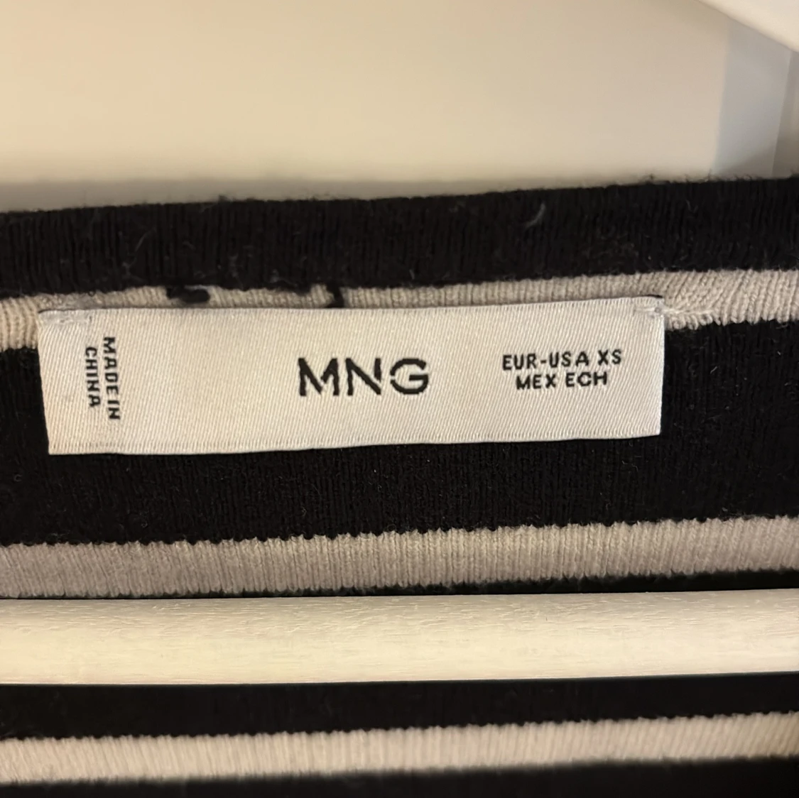 Randig svartvit tröja från MANGO - 2