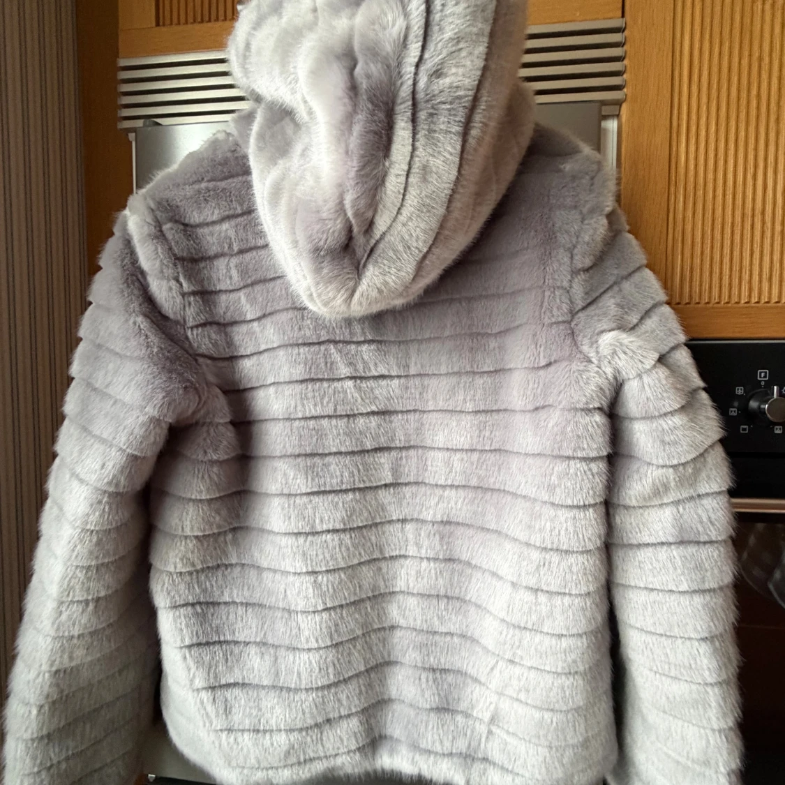 Ljusgrå pälsjacka med huva Softy - 1