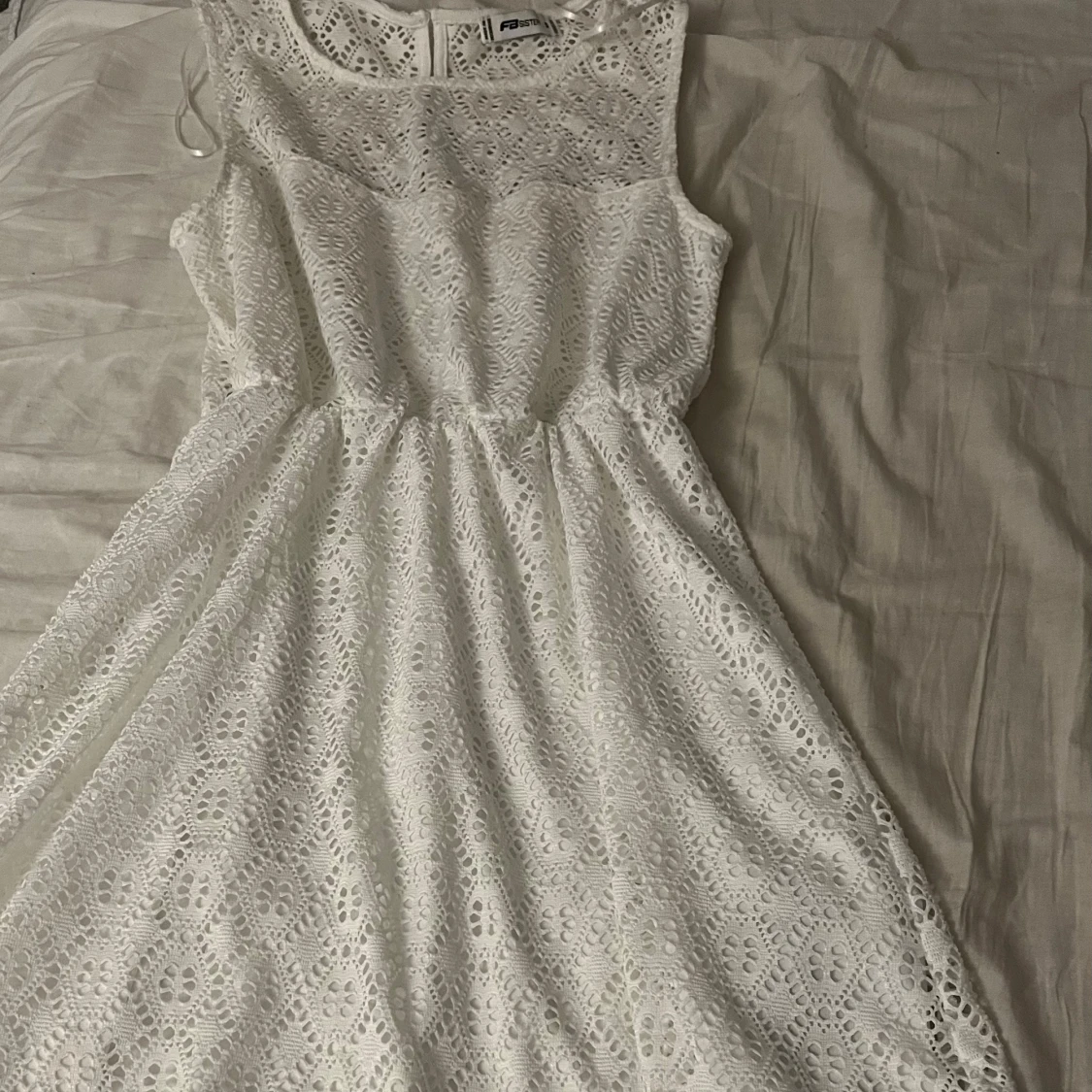 Vit spetsklänning från Fashion - 1