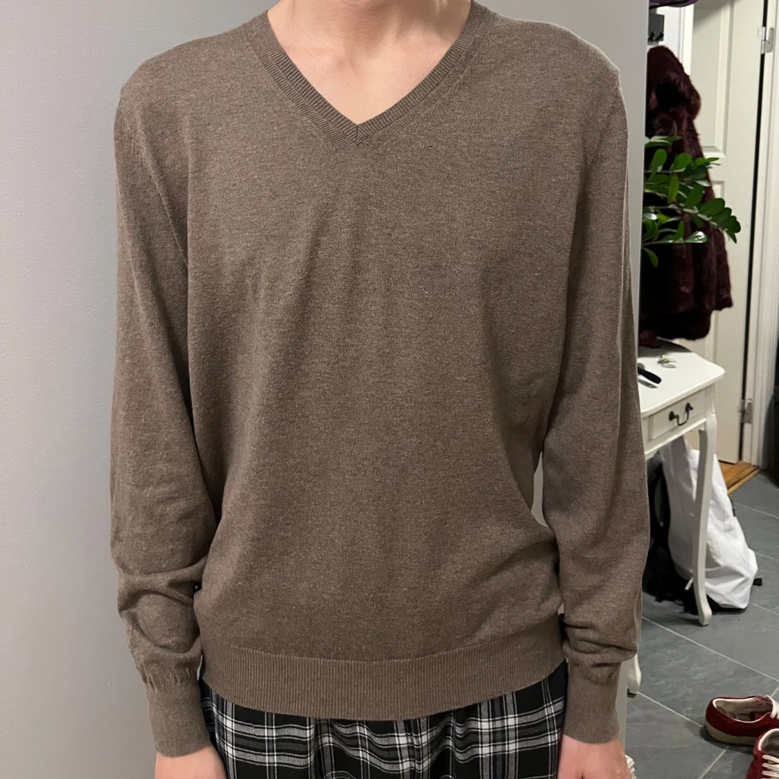 Brun v-ringad tröja Massimo Dutti