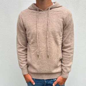 Kashmir/Merino hoodie - Beige Kashmir/Merino hoodie | Storlek XS | Modellen är 177 lång, passar lite mindre | Endast testad, därför är skicket 10/10 | Hör av dig vid frågor🌟