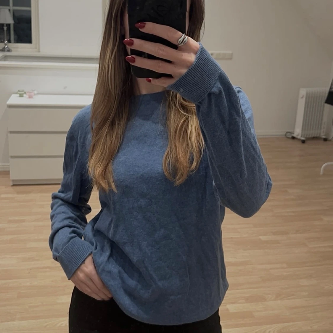 Blå stickad tröja - 1