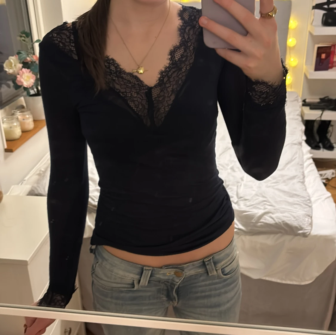 Mörkblå långärmad spetsblus - 1