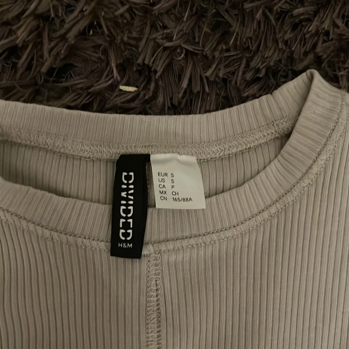 Ribbad ljusbeige långärmad topp H&M - 2