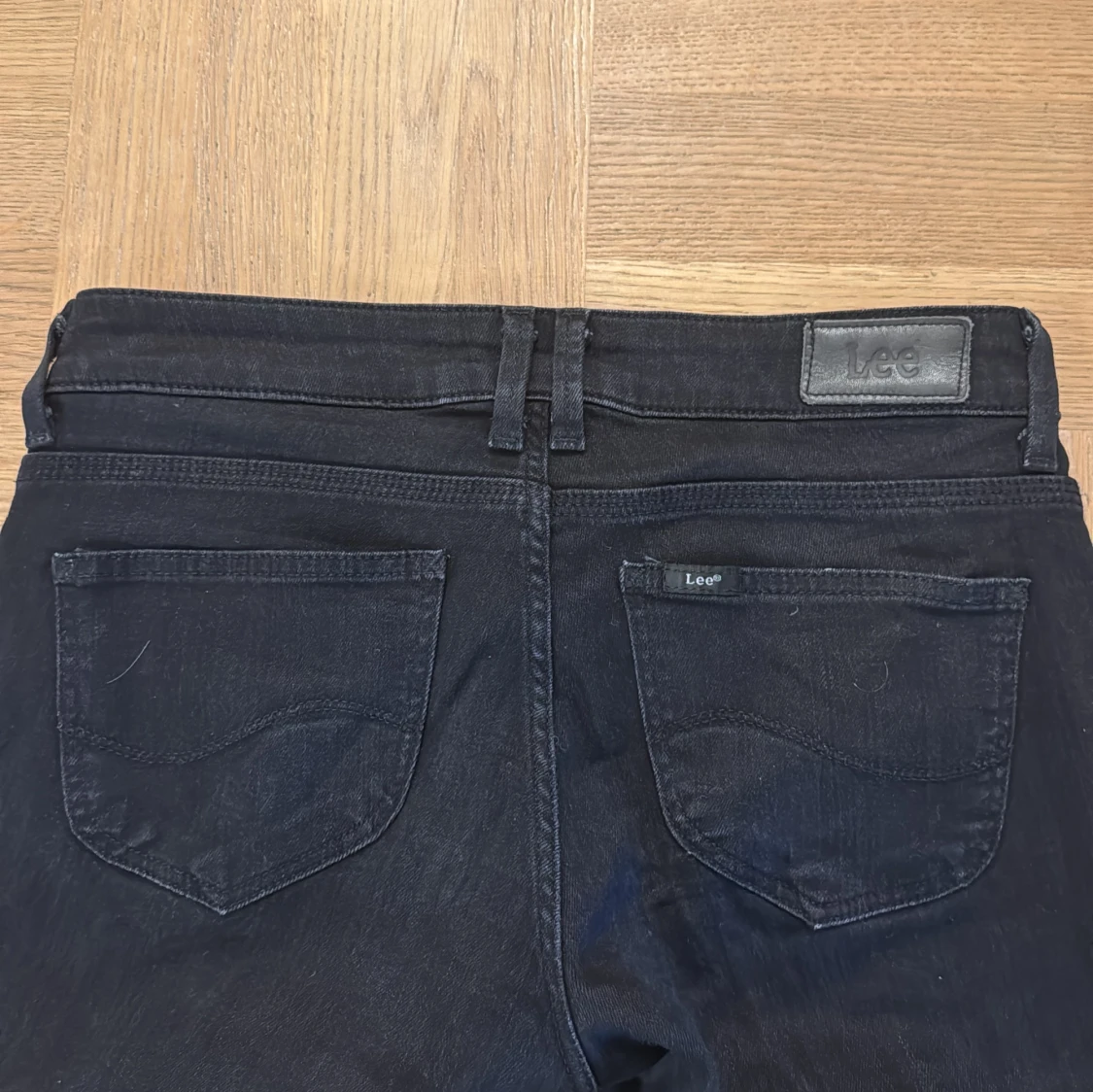 Svarta lågmidjade, bootcut jeans från Lee - 2