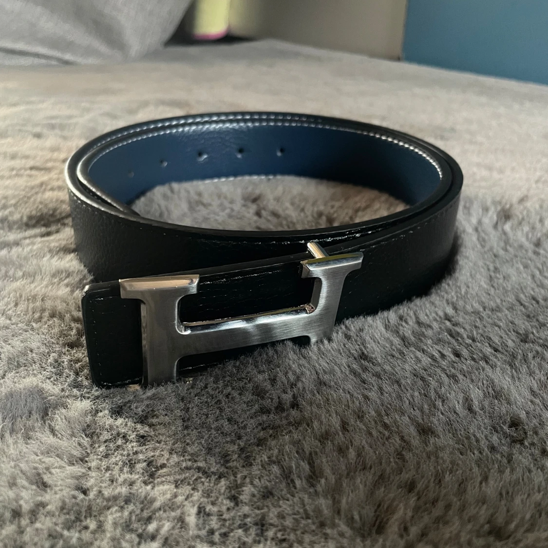 H svart och blått skärp i skinn - 2