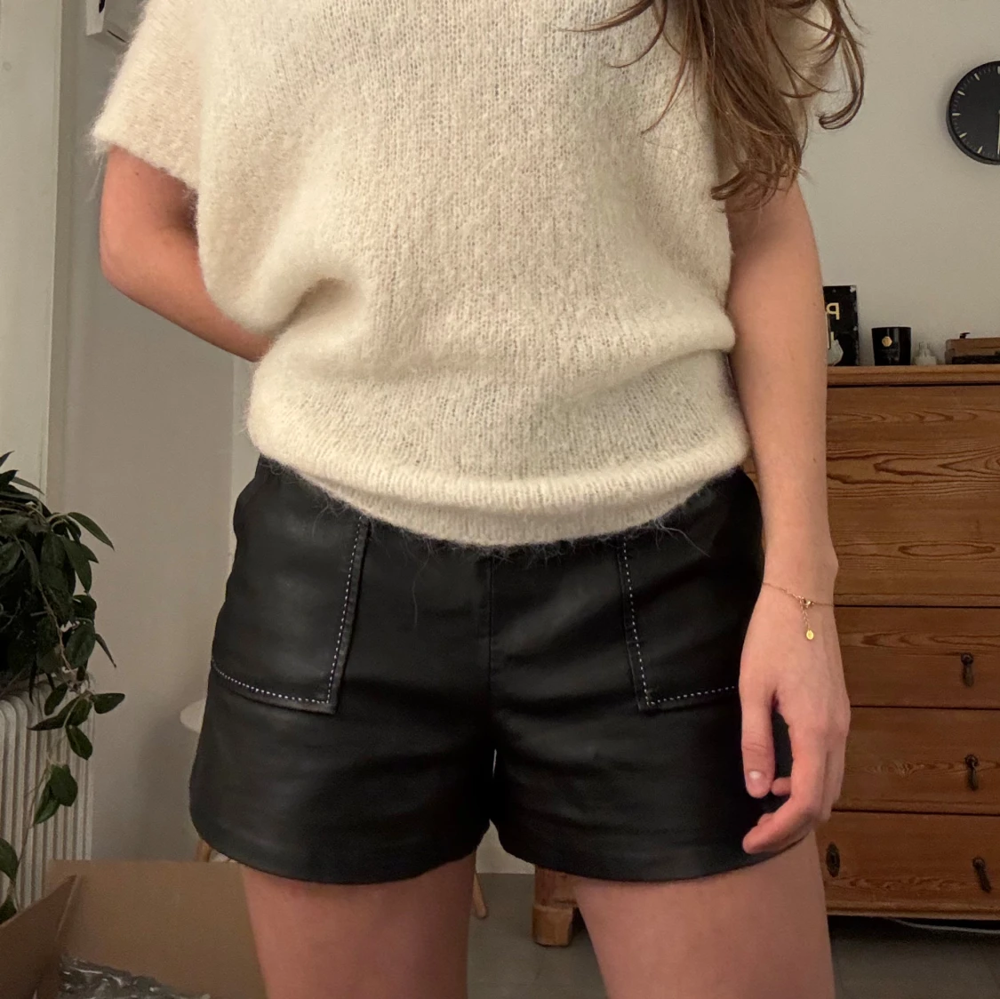 Lädershorts med vita sömmar - 3