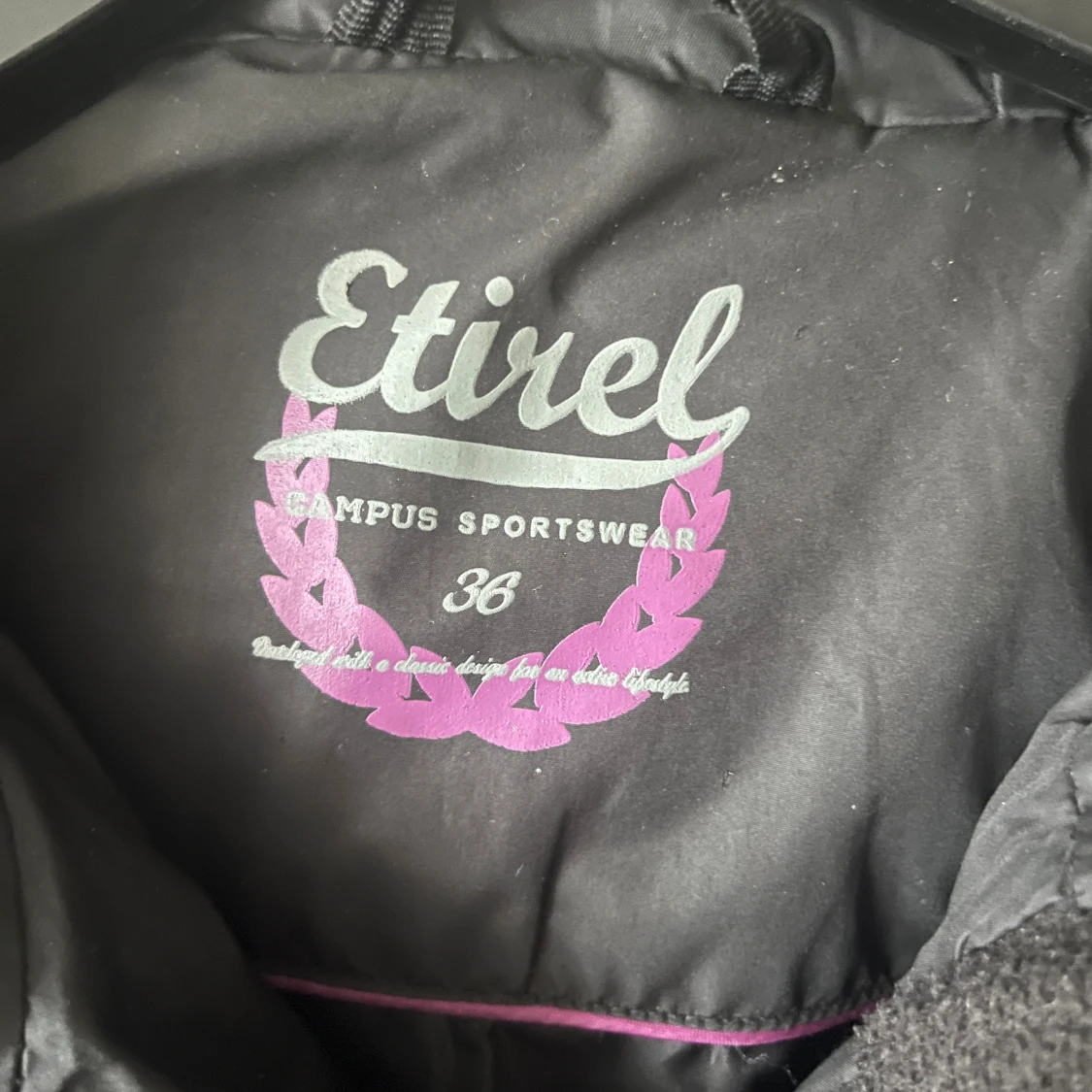 Svart pufferjacka från Etirel - 1