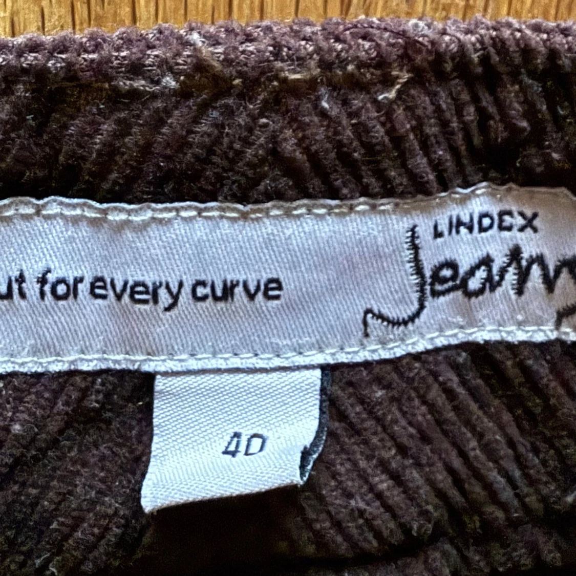 Bruna manchesterbyxor från Lindex - 2