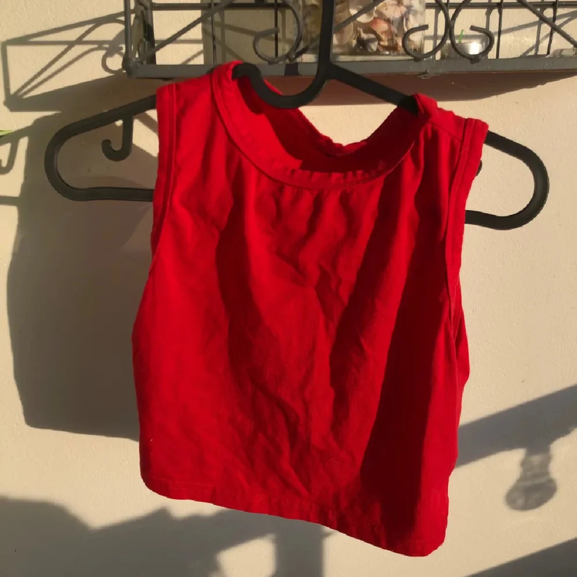 Grön och röd croppad linnetopp - 2