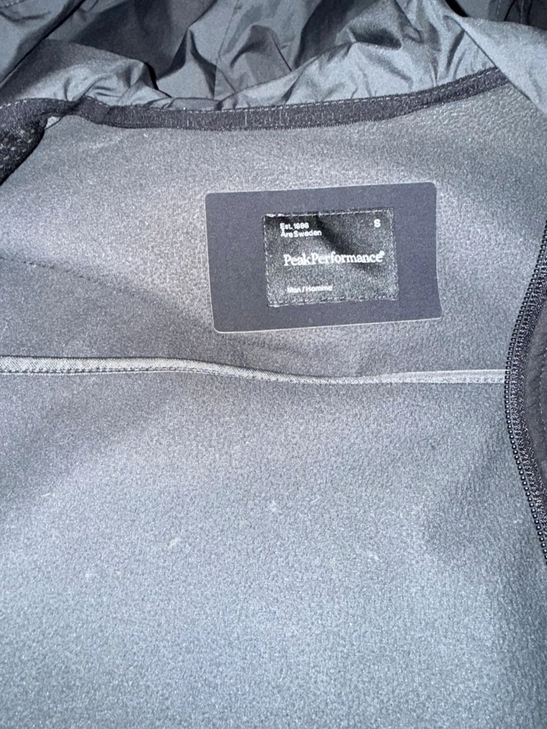 Svart vindjacka Peak Performance - 1