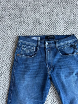 Replay Anbass jeans - Replay jeans - Modell: Anbass - Storlek: W33/L32 - skick: 9/10 - Nypris runt 2000kr 