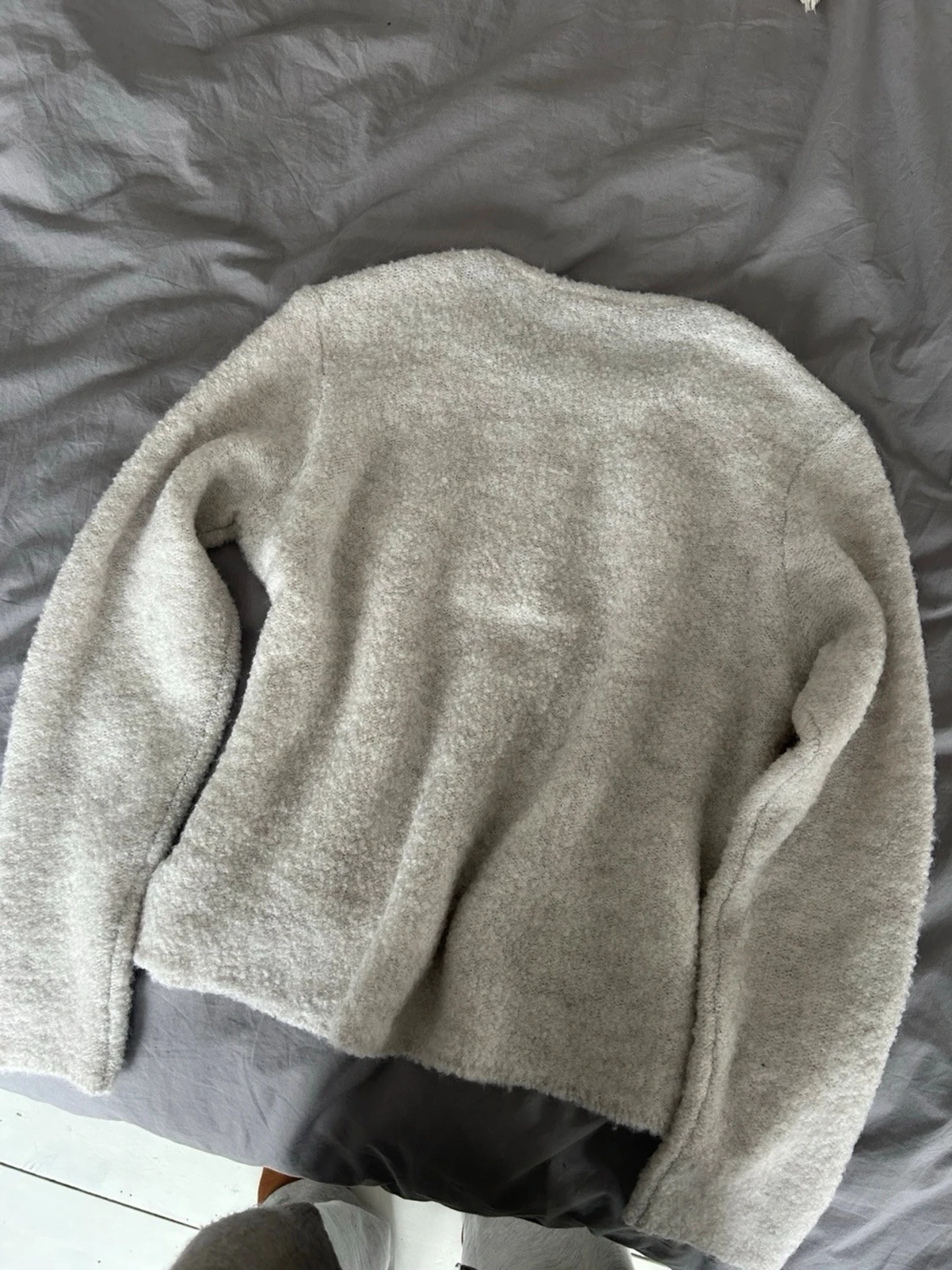 Beige fluffig kofta från Isolde - 5