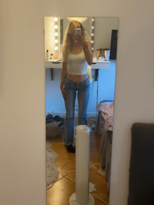 Jeans - Från Gina Tricot, används fåtal gånger.