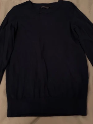 Mörkblå stickad - Stilad från Stockholm LM❤️