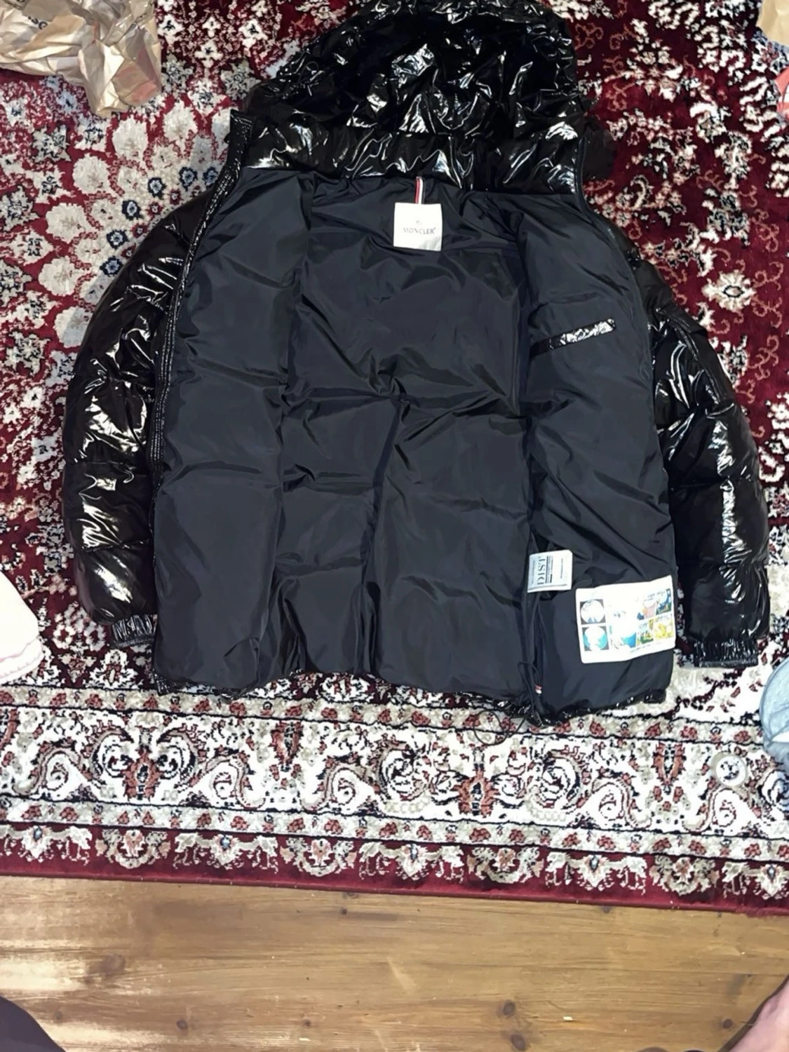 Svart glansig jacka med huva - 4